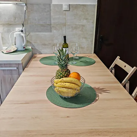 Apartment 25