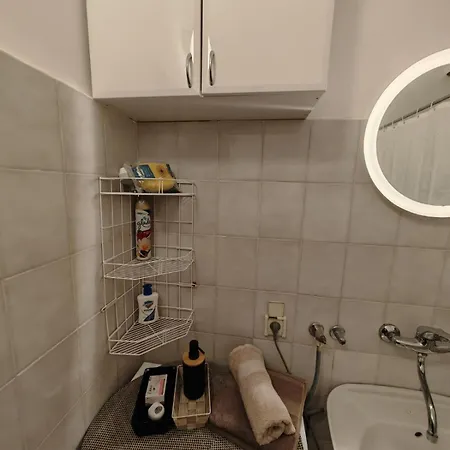 Apartment 25