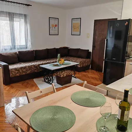 Apartment 25 *